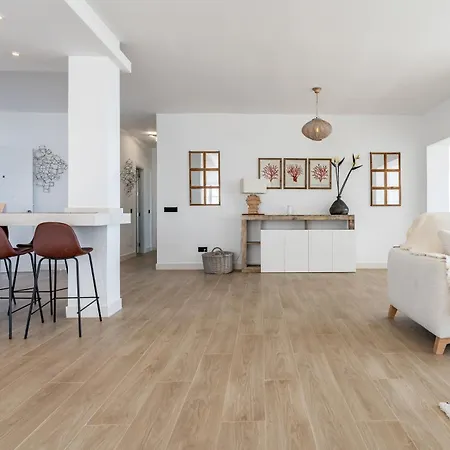 219 Frontline Luxurious Apartment