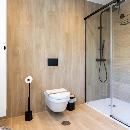 219 Frontline Luxurious Apartment