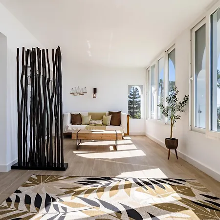 219 Frontline Luxurious Appartement